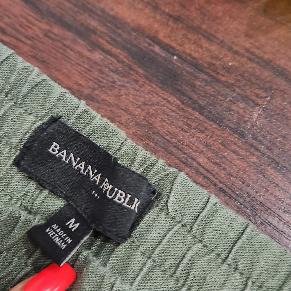 BANANA REPUBLIC LINEN GREEN CARGO PANTS 🌸🍂